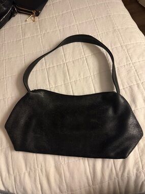 Sleek Black Pebbled Shoulder Bag